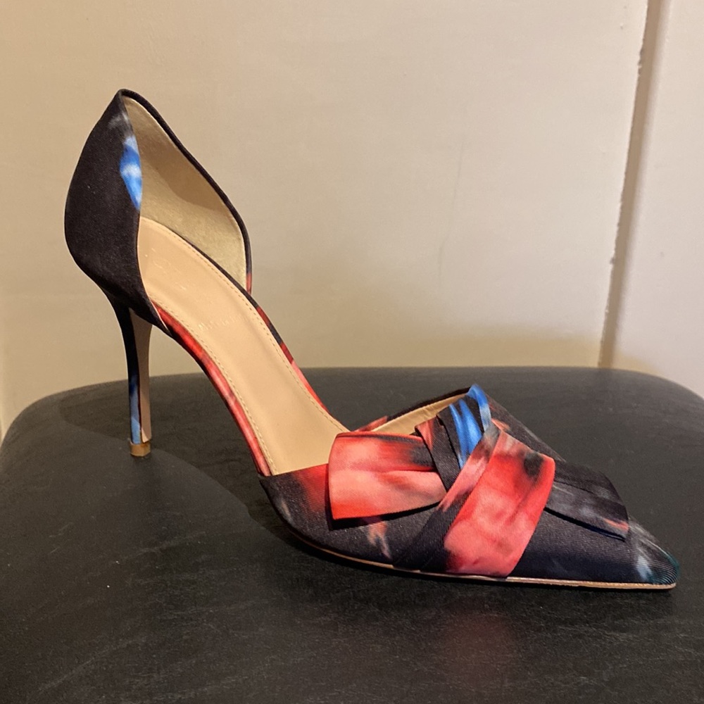 Pumps - Picture 2 of 4